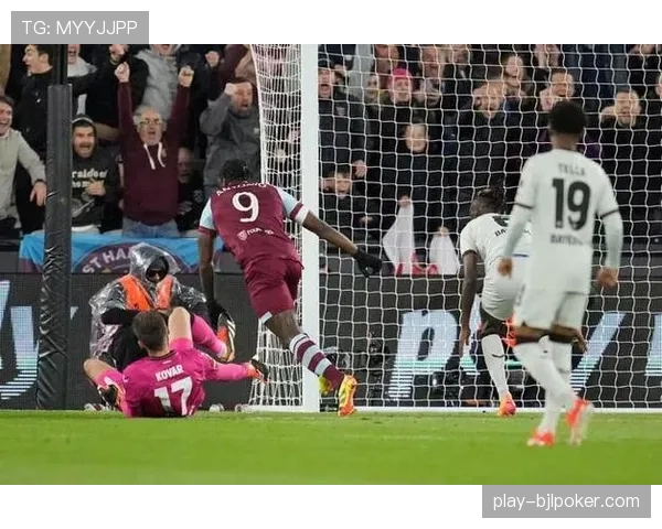 欧联杯八强战前瞻:勒沃库森迎战西汉姆联,不败纪录受考验